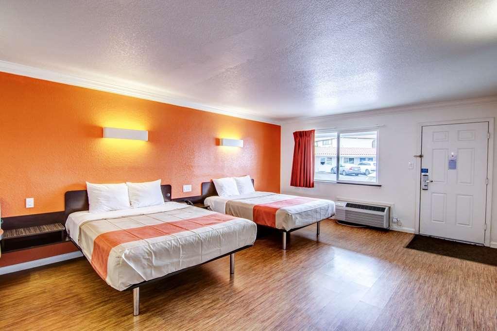 Motel 6 Manteca Habitación foto